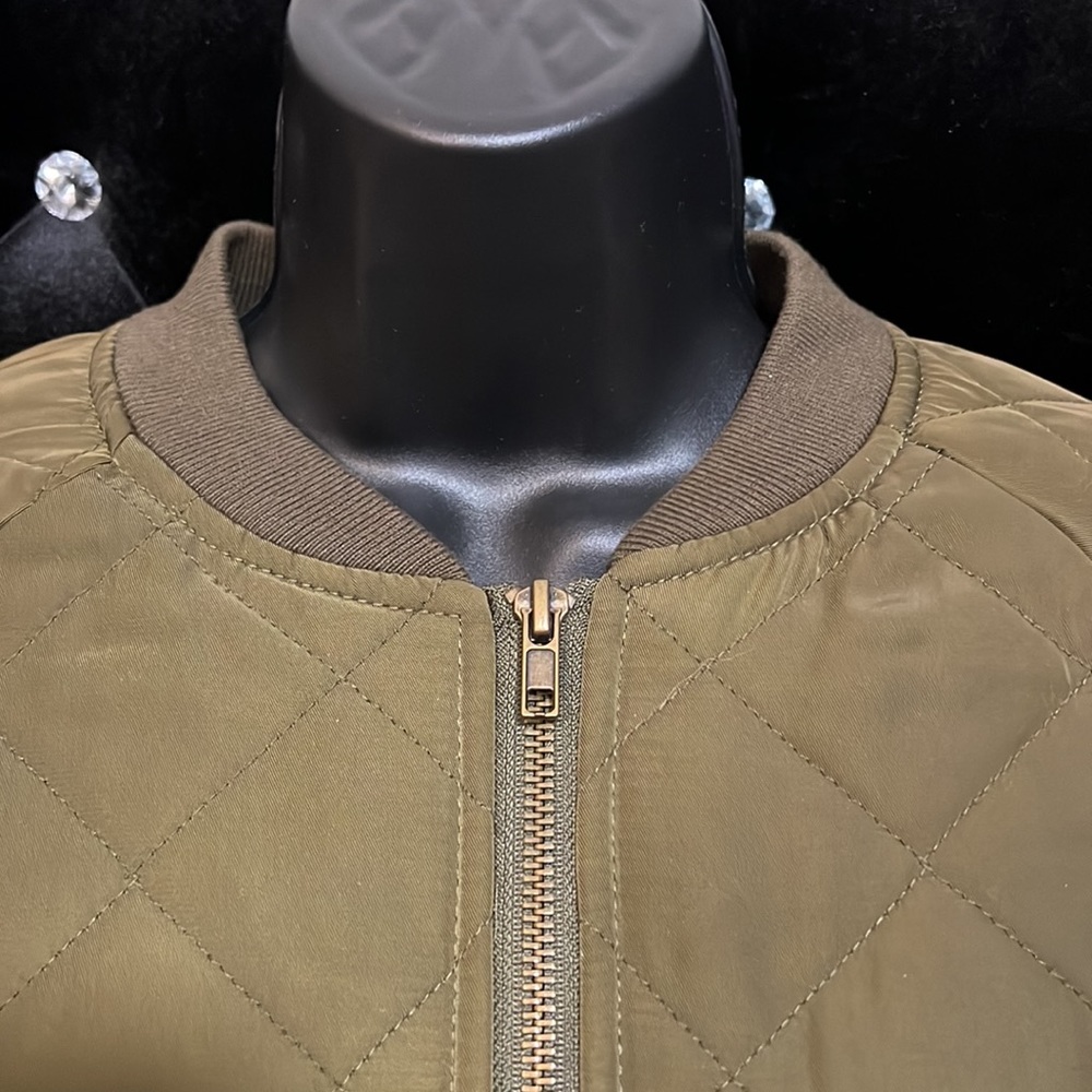 Forever 21 Quilted Satin Bomber Jacket in Olive Green. - Picture 3 of 7